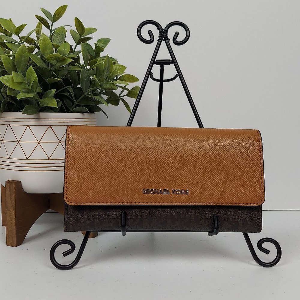 MICHAEL KORS JET SET CARRYALL TRIFOLD WALLET (BROWN)